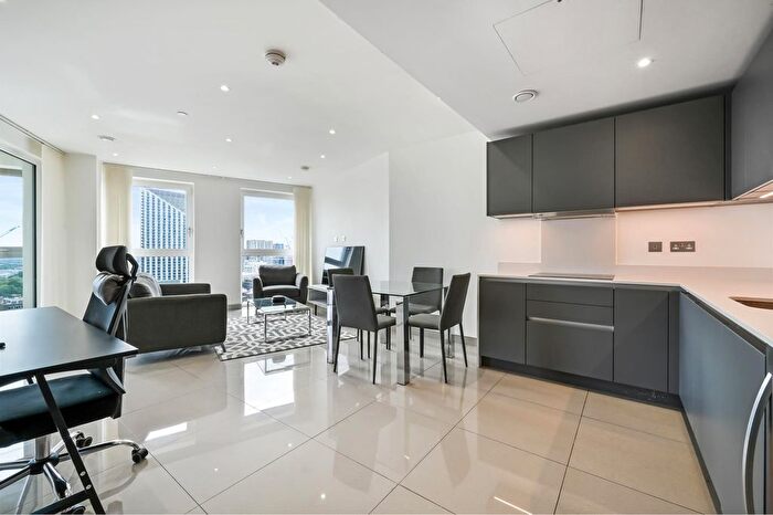 1 Bedroom Flat To Rent In Conquest Tower, Blackfriars Circus, London, SE1