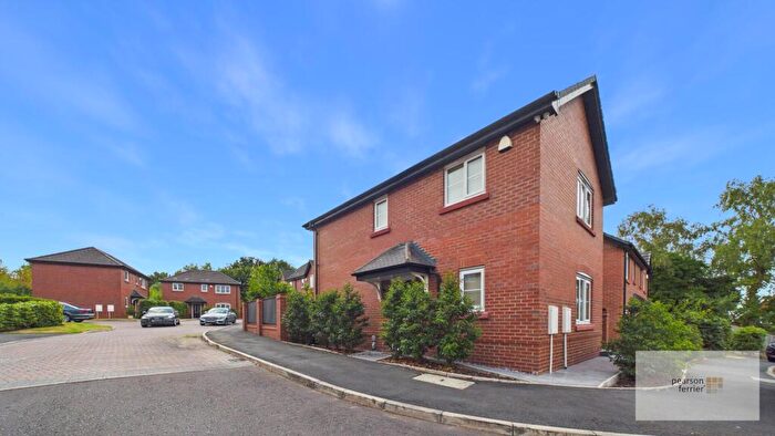 3 Bedroom Detached House For Sale In Lowes Road, Bury, BL9