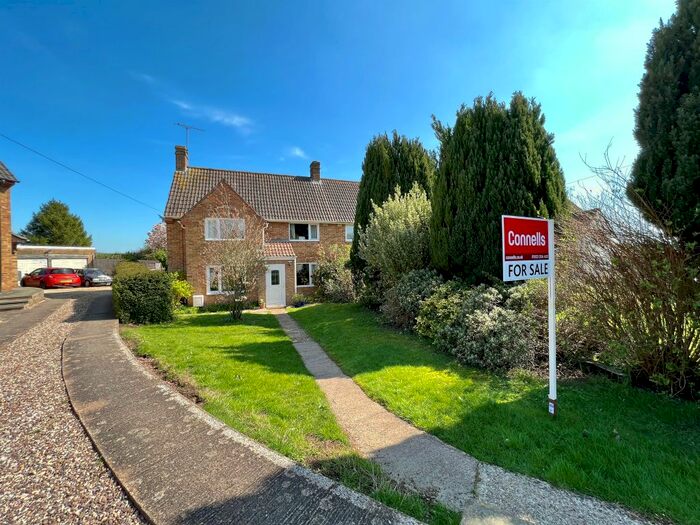 3 Bedroom Semi-Detached House For Sale In Darby Way, Bishops Lydeard, Taunton, TA4