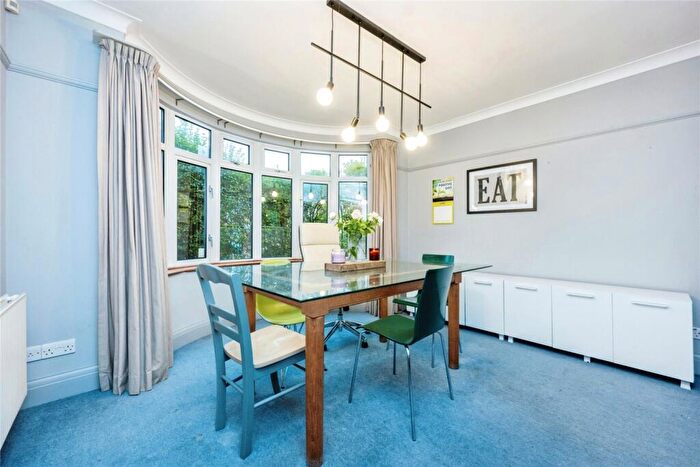 4 Bedroom Detached House For Sale In Clarendon Street, Bedford, Bedfordshire, MK41