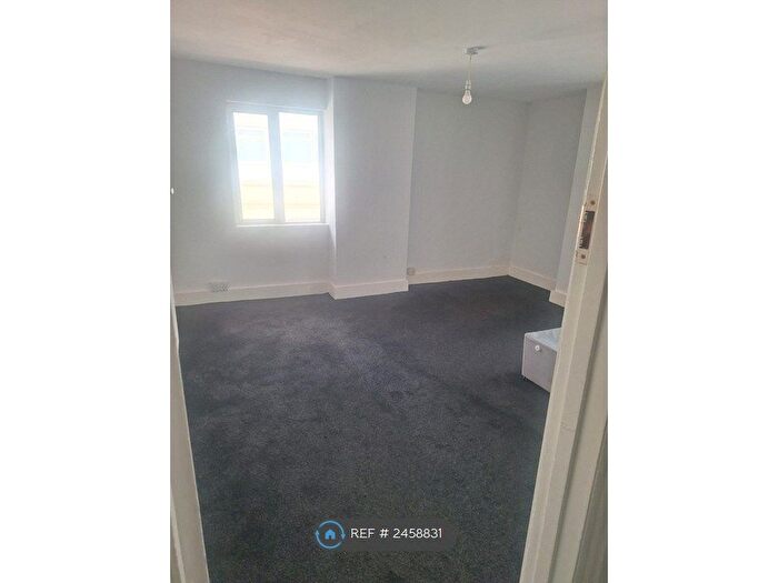 3 Bedroom Flat To Rent In Cherry Trees, Clacton-On-Sea, CO15