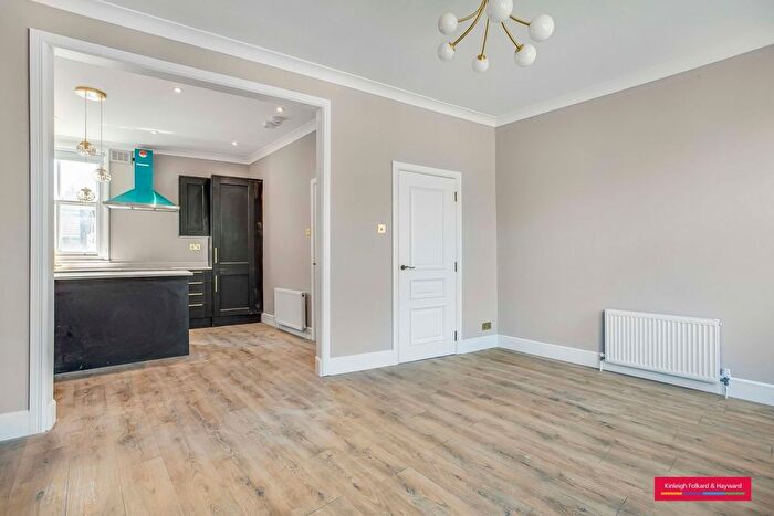 2 Bedroom Flat To Rent In Byam Street, London, SW6