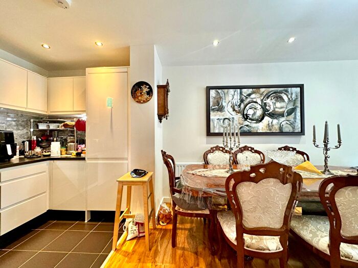 2 Bedroom Flat For Sale In Echo Court, Telegraph Avenue, London, NW9
