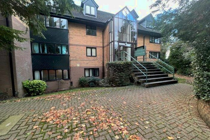 2 Bedroom Flat To Rent In Hagden Lane, Watford, WD18