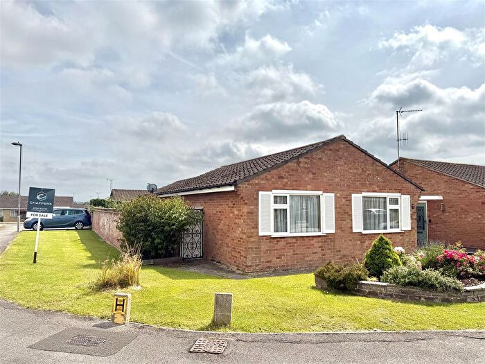2 Bedroom Detached Bungalow For Sale In Avondale Gardens, Gillingham, SP8