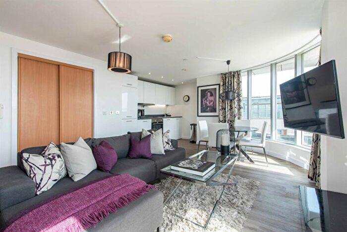 3 Bedroom Apartment To Rent In The Pictureworks, NG2