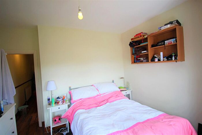 2 Bedroom Flat To Rent In Edward Road, London, E17