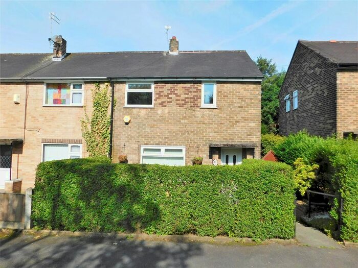 3 Bedroom End Of Terrace House To Rent In Lees New Road, Lees, Oldham, OL4
