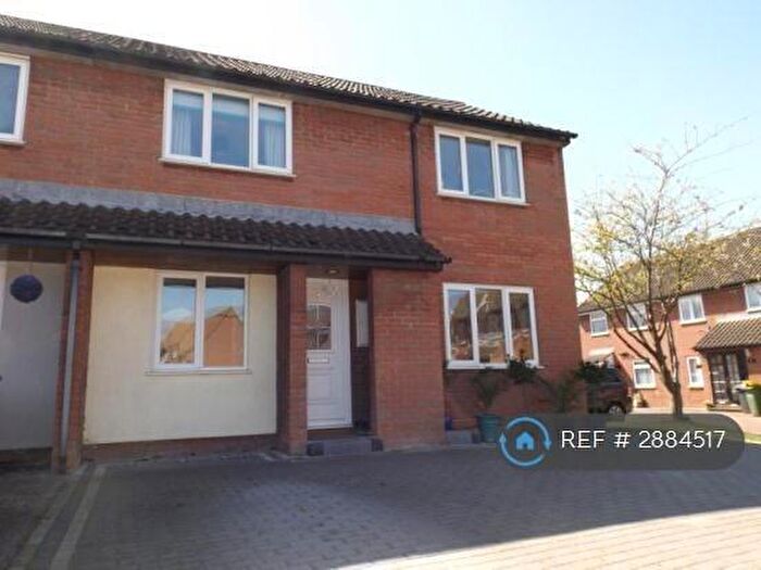 3 Bedroom End Of Terrace House To Rent In Kelvedon Close, Rayleigh, SS6