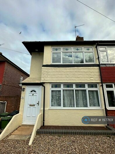 3 Bedroom End Of Terrace House To Rent In Waltham Cross, Waltham Cross, EN8
