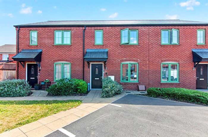 2 Bedroom Terraced House For Sale In Peregrine Way, St. Albans, AL4