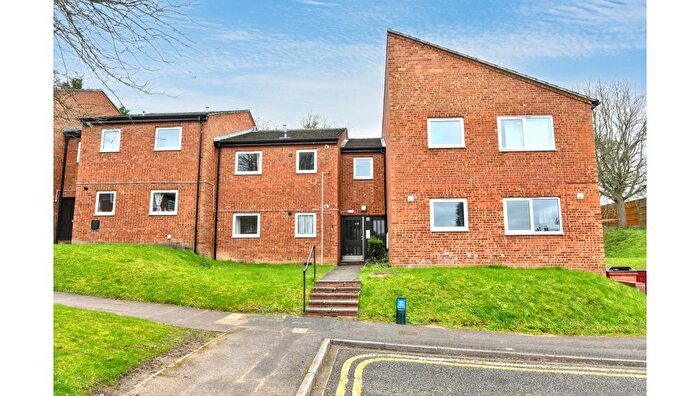 1 Bedroom Flat For Sale In Rowan Close, Luton, Bedfordshire, LU1