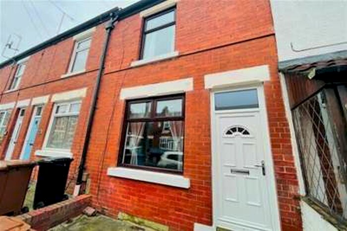 2 Bedroom House To Rent In Caistor Street, Stockport, SK1