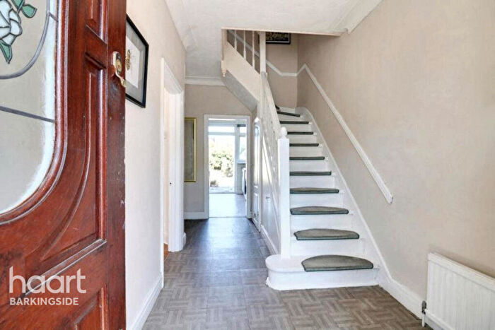 3 Bedroom Terraced House For Sale In Headley Drive, Gants Hill, IG2