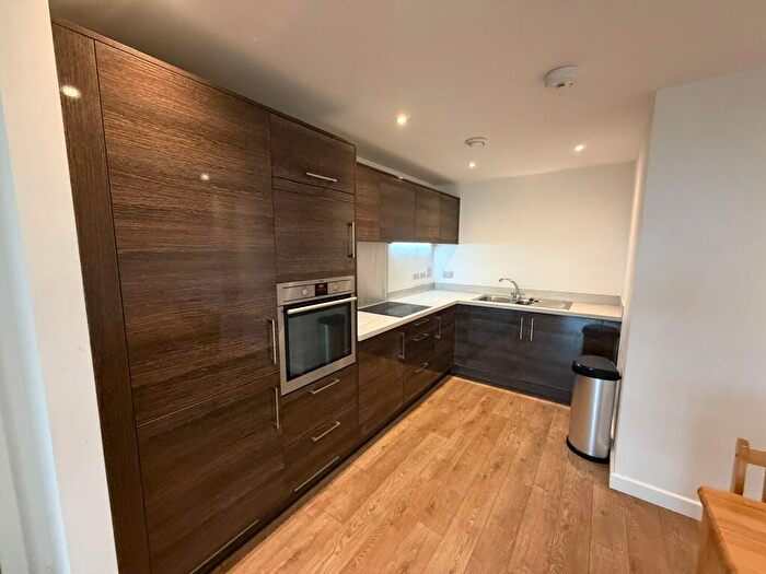 2 Bedroom Flat To Rent In Lapwing Heights, N17