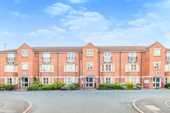 2 Bedroom Flat To Rent In Royal Troon Drive, Wakefield, West Yorkshire, WF1