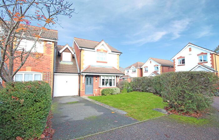 3 Bedroom Semi Detached House For Sale In Bronte Close, Rugby, CV21