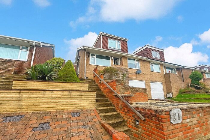 4 Bedroom Property For Sale In Valley Close, Newhaven, BN9