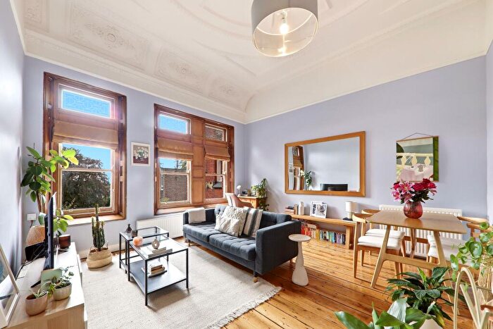 1 Bedroom Apartment For Sale In Allerton Hall, Chapel Allerton, Leeds, LS7