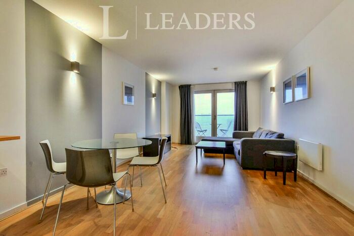 2 Bedroom Apartment To Rent In Skyline Central, Goulden Street, Manchester, M4