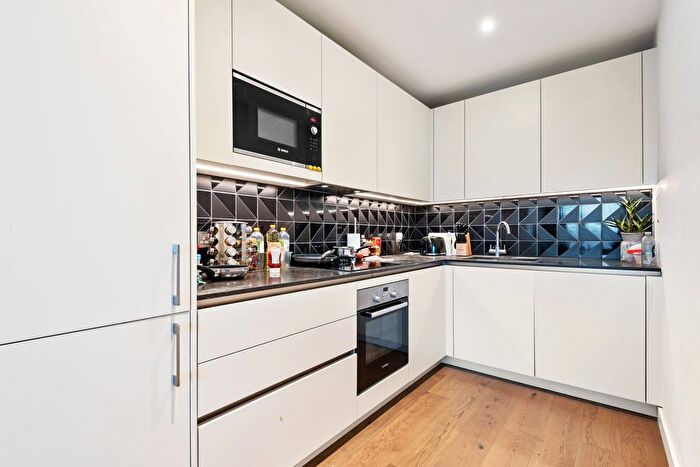 1 Bedroom Flat To Rent In Deacon Street, London, SE17