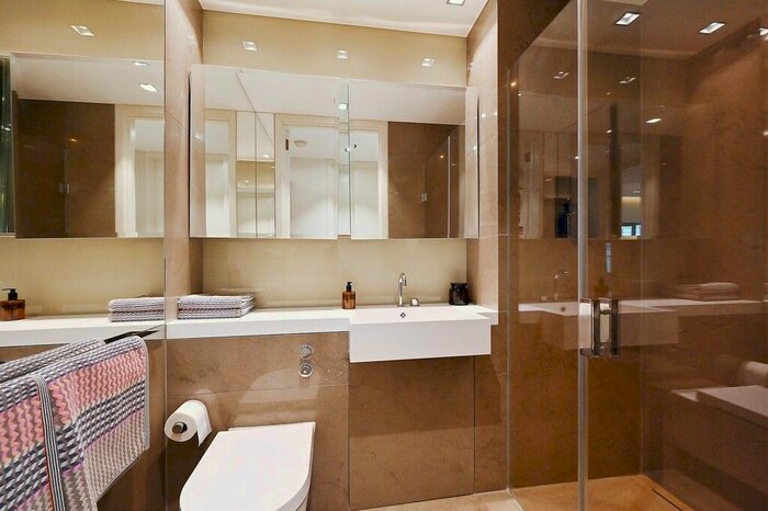 2 Bedroom Flat To Rent In Babmaes Street, St James, SW1Y