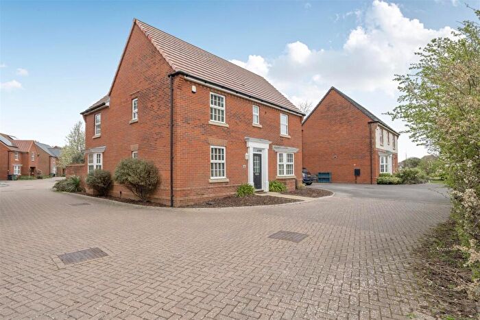 4 Bedroom Detached House For Sale In Wellers Close, Felpham, PO22