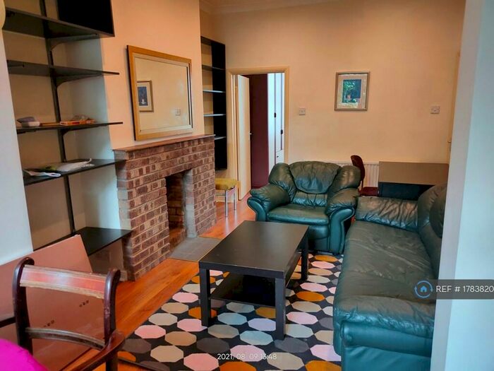 1 Bedroom Flat To Rent In Trinity Road, London, N2