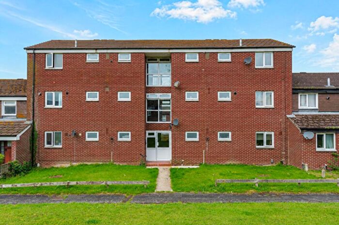 1 Bedroom Flat For Sale In Landseer Court, Artists Way, Andover, SP10