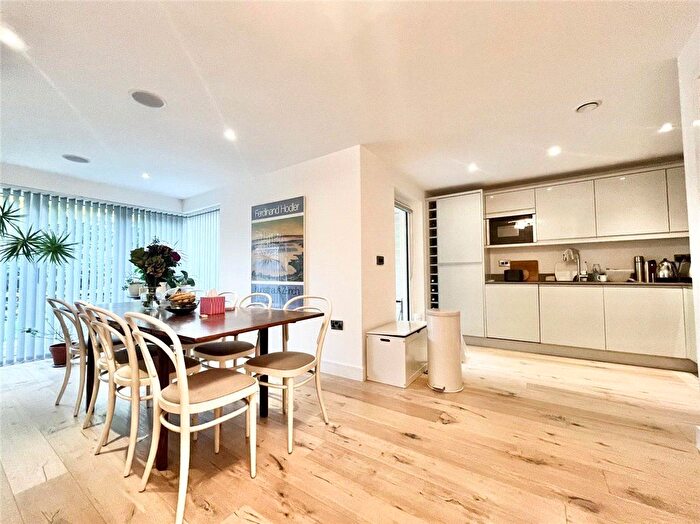 4 Bedroom Semi-Detached House To Rent In Whitton Road, Twickenham, TW1