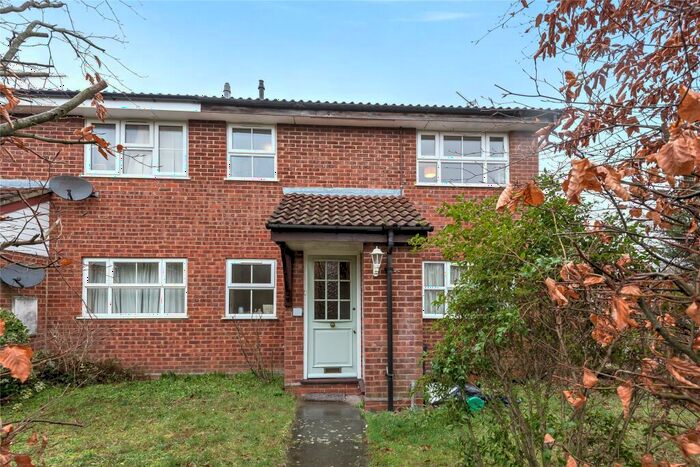 1 Bedroom Maisonette To Rent In Armstrong Way, Woodley, Berkshire, RG5