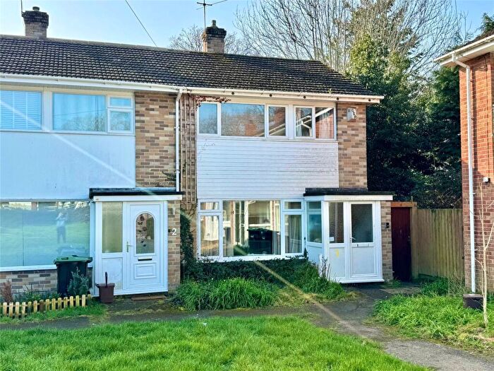 3 Bedroom End Of Terrace House For Sale In Woodvale Gardens, New Milton, Hampshire, BH25