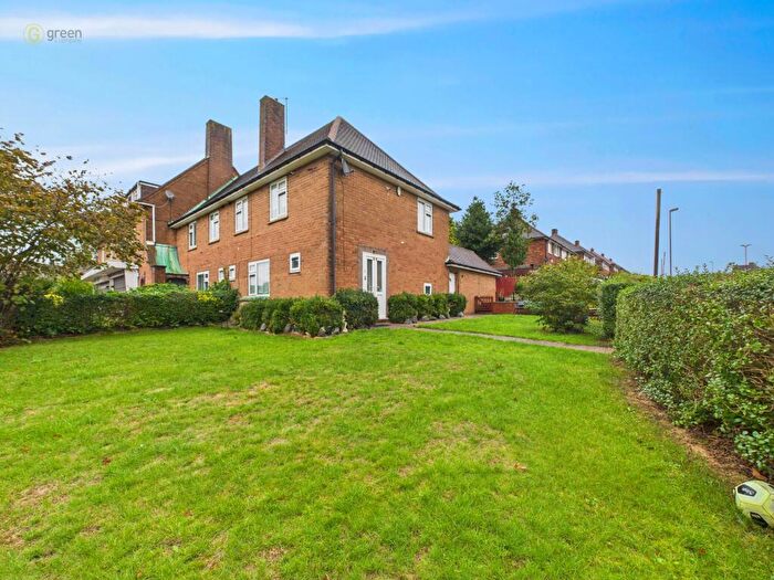 3 Bedroom End Of Terrace House For Sale In Chadwick Road, Sutton Coldfield, B75