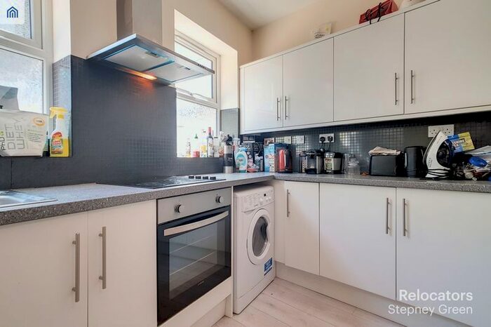 4 Bedroom Semi-detached House To Rent In Mile End Place, London, E1