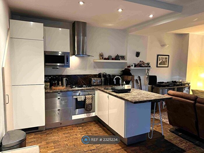 2 Bedroom Terraced House To Rent In Bradbury Mews, London, N16