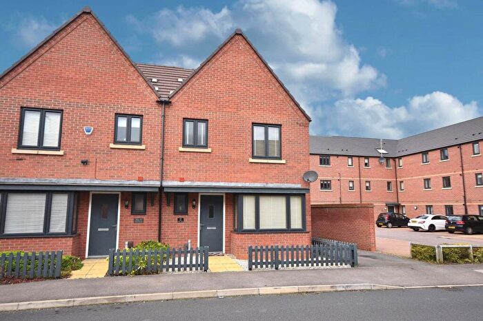 3 Bedroom Semi-Detached House To Rent In Eden Road, Northampton, NN5