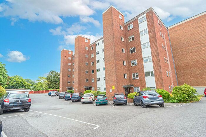 2 Bedroom Apartment To Rent In Parkstone Road, Poole, BH15