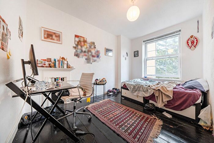 3 Bedroom Flat To Rent In Tanners Hill, Deloraine House Tanners Hill, SE8