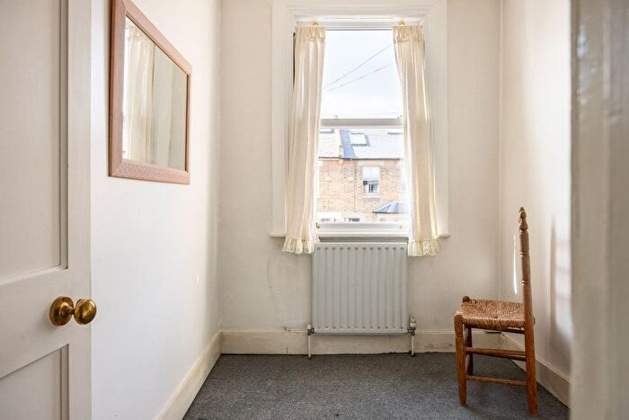 3 Bedroom Terraced House For Sale In Newry Road, St Margarets, TW1