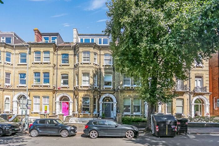 2 Bedroom Flat To Rent In Cromwell Road, Hove, BN3