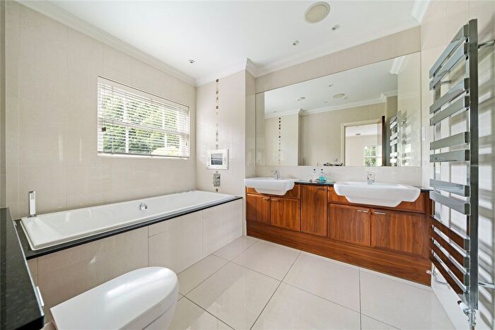 5 Bedroom Detached House To Rent In Gainsborough Place, Cobham, Surrey, KT11