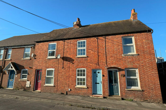 2 Bedroom House To Rent In Thame Oxfordshire, OX9