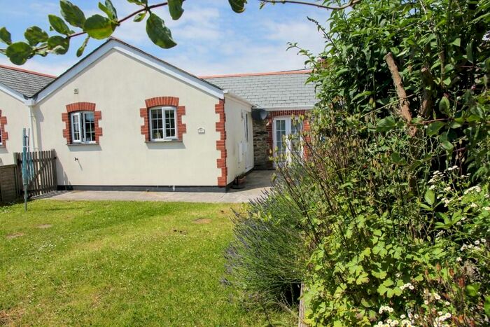 2 Bedroom Bungalow To Rent In Tregony Hill, Truro, TR2