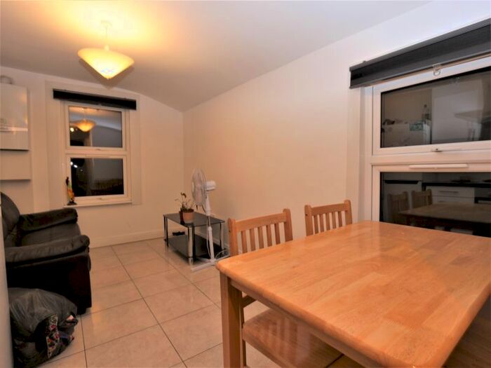 3 Bedroom Flat To Rent In Southdown Villas, St. Ann's Road, London N15