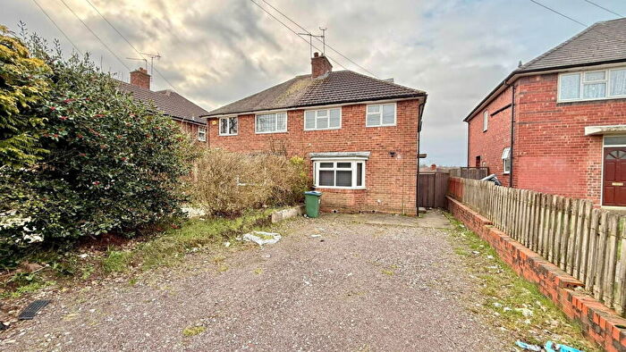 3 Bedroom Semi Detached House For Sale In Beverley Road, West Bromwich, B71