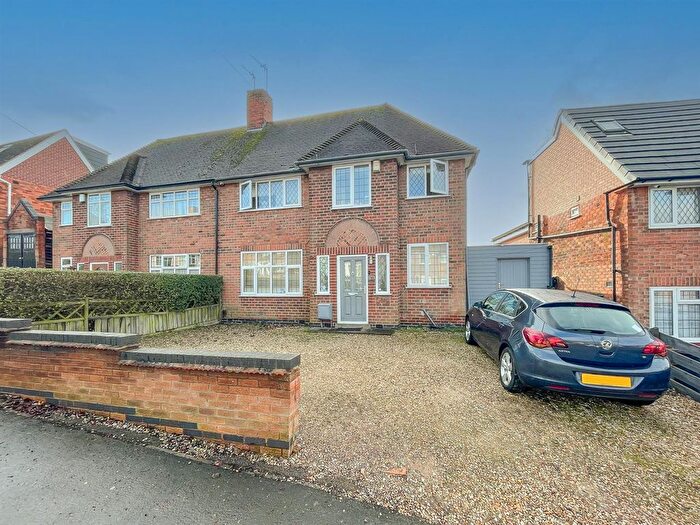 3 Bedroom Semi-Detached House For Sale In Wicklow Drive, Leicester, LE5