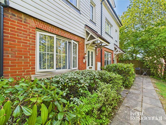 1 Bedroom Maisonette To Rent In Wharfdale Square, Tovil, ME15