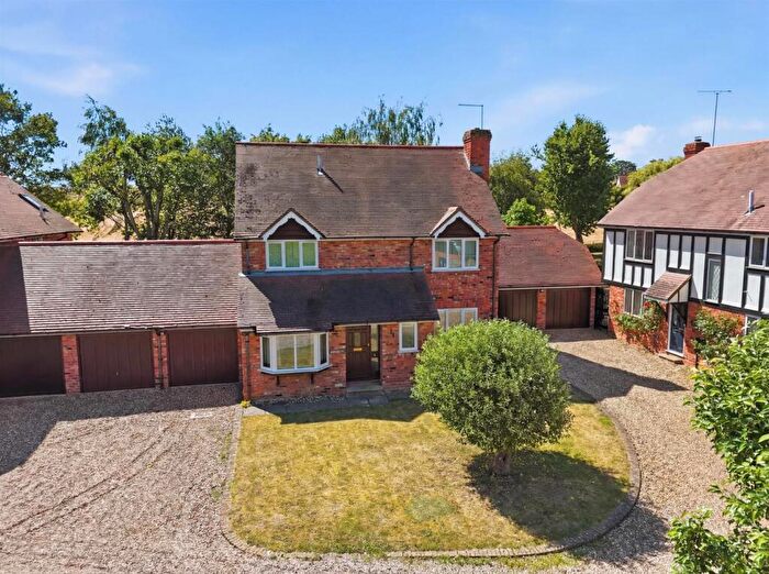 4 Bedroom Link Detached House For Sale In Kettle Green Lane - Much Hadham, SG10