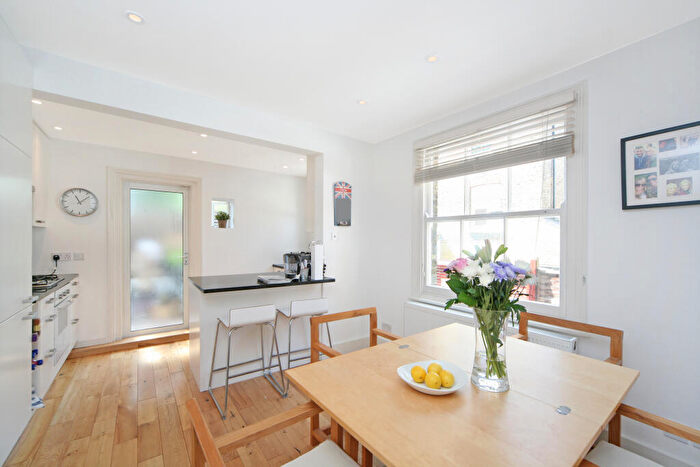 1 Bedroom Flat To Rent In Lurline Gardens, SW11