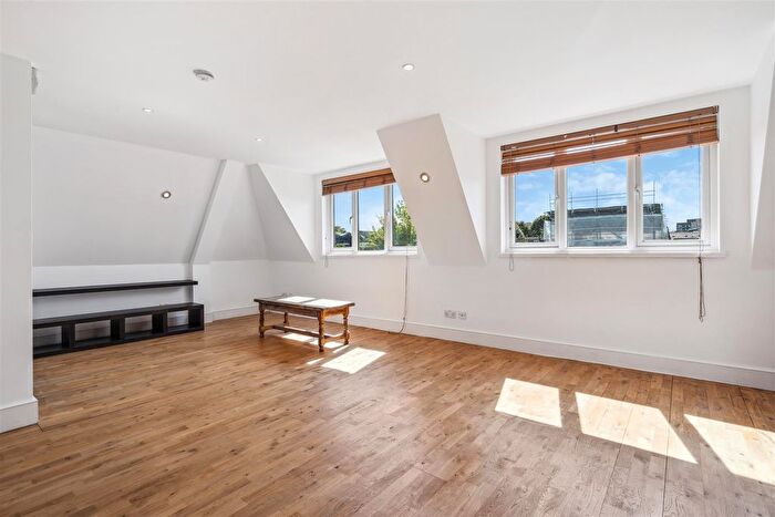 2 Bedroom Maisonette To Rent In Acton Lane, London, W4